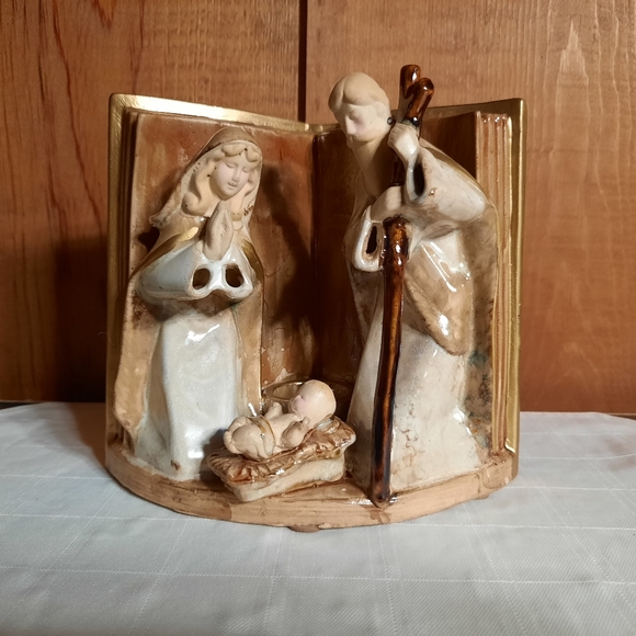 Vintage Christmas Nativity Scene Joseph Mary Baby Jesus in Front of Open Bible - Picture 2 of 14